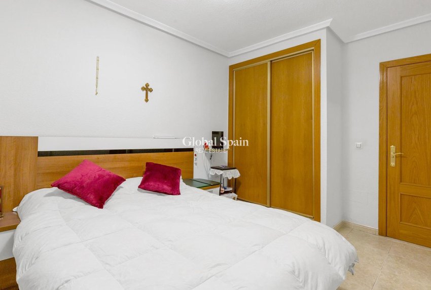 Venta - APARTAMENTO -
TORREVIEJA - Centro