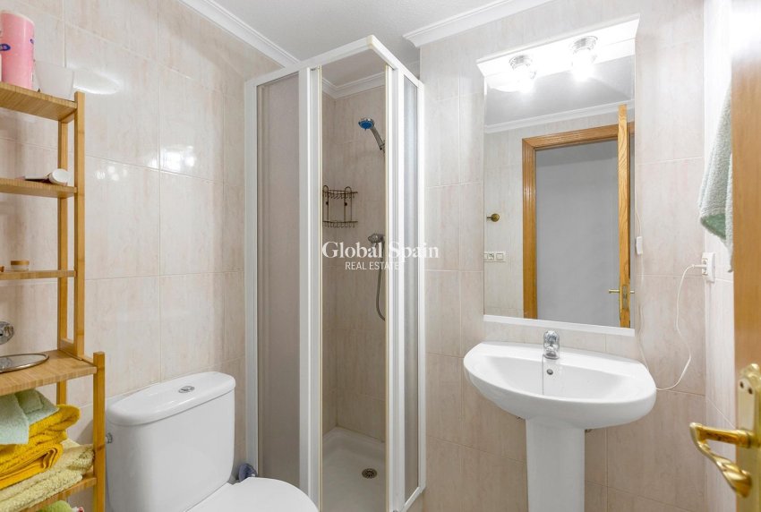 Venta - APARTAMENTO -
TORREVIEJA - Centro