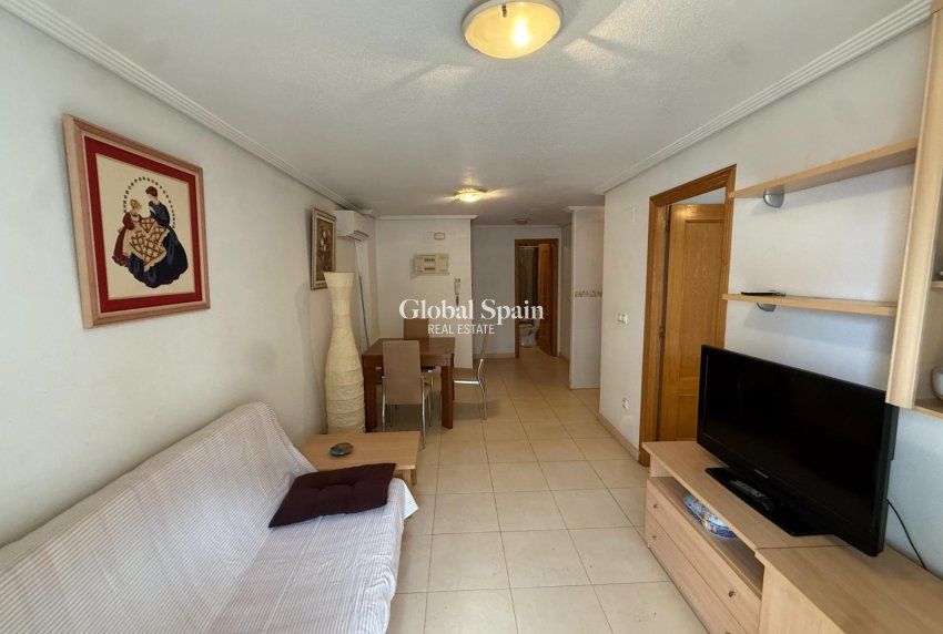 Venta - APARTAMENTO -
TORREVIEJA - Centro