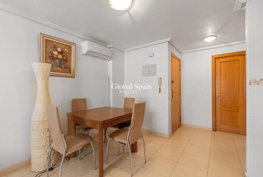Venta - APARTAMENTO -
TORREVIEJA - Centro