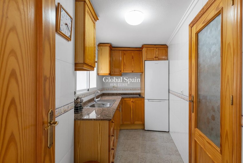 Venta - APARTAMENTO -
TORREVIEJA - Centro