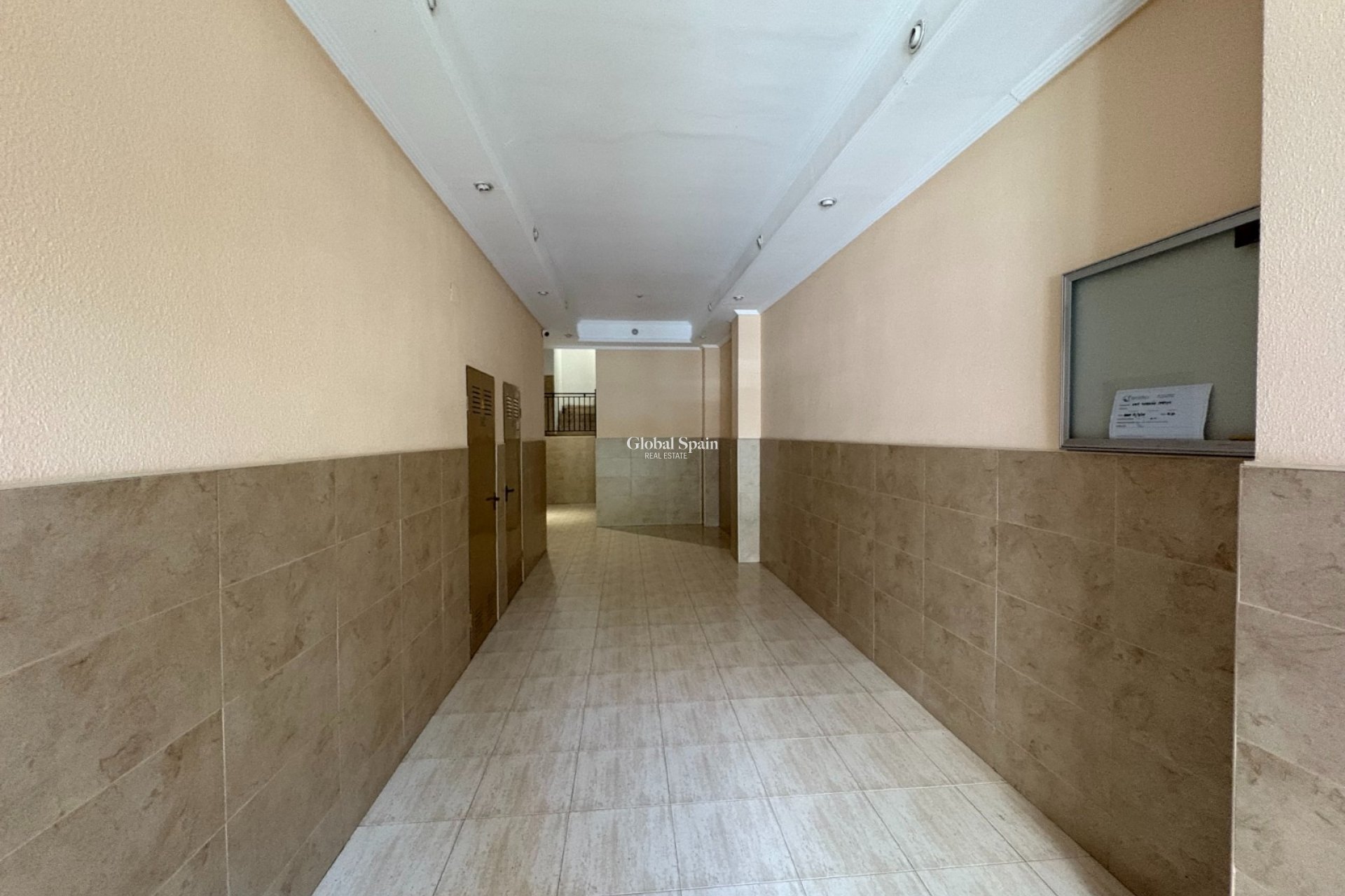 Venta - APARTAMENTO -
TORREVIEJA - Centro