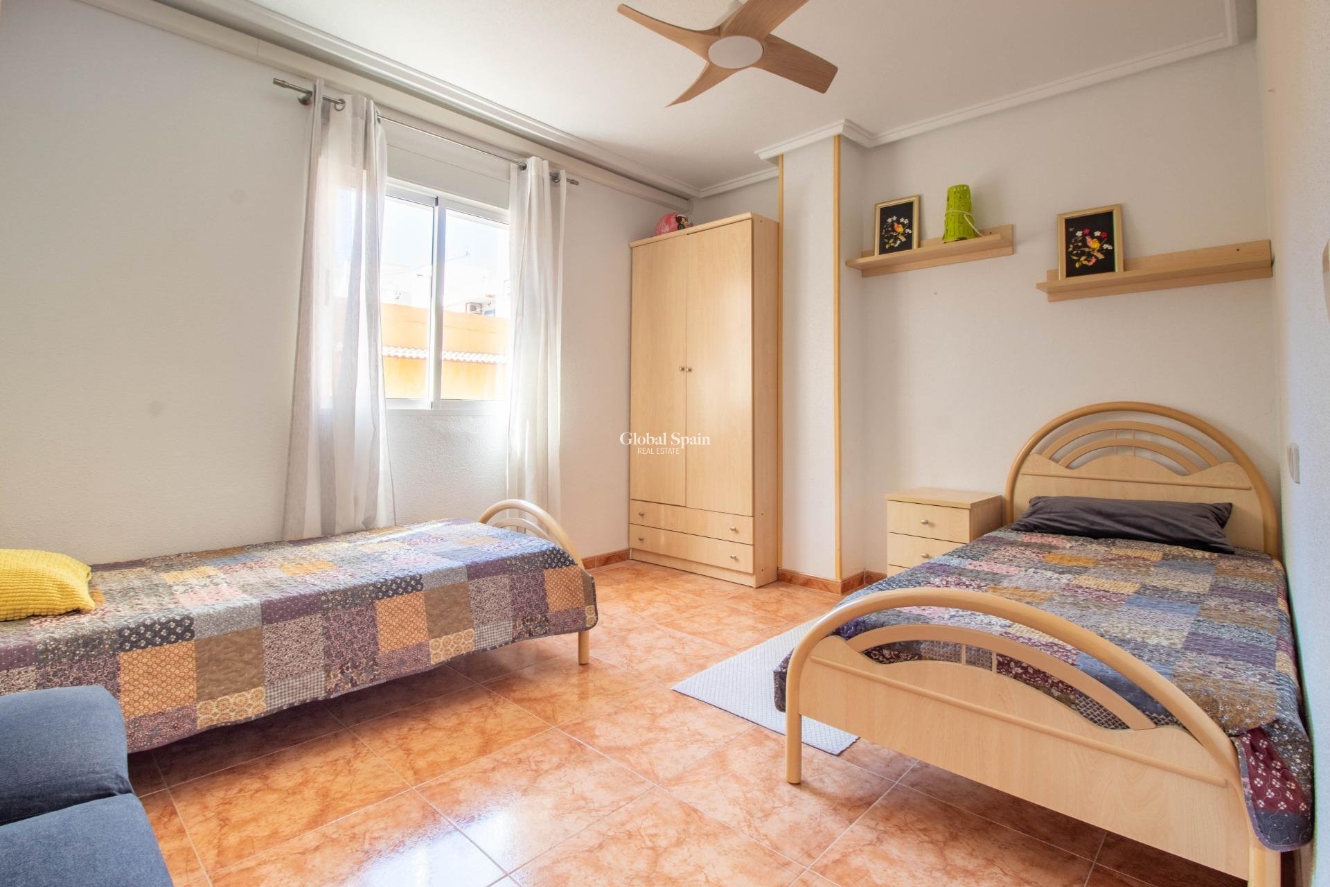 Venta - APARTAMENTO -
TORREVIEJA - Centro