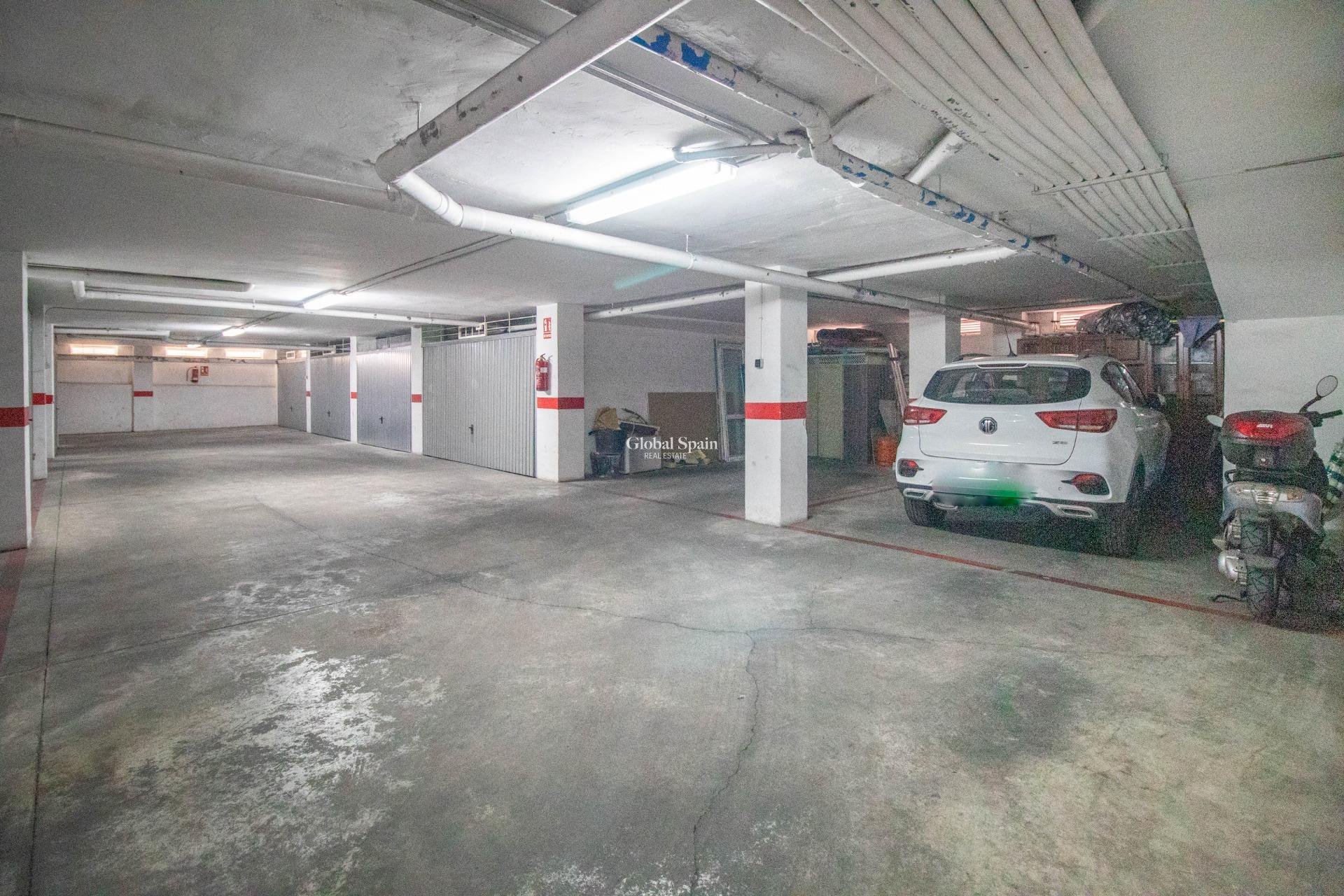 Venta - APARTAMENTO -
TORREVIEJA - Centro