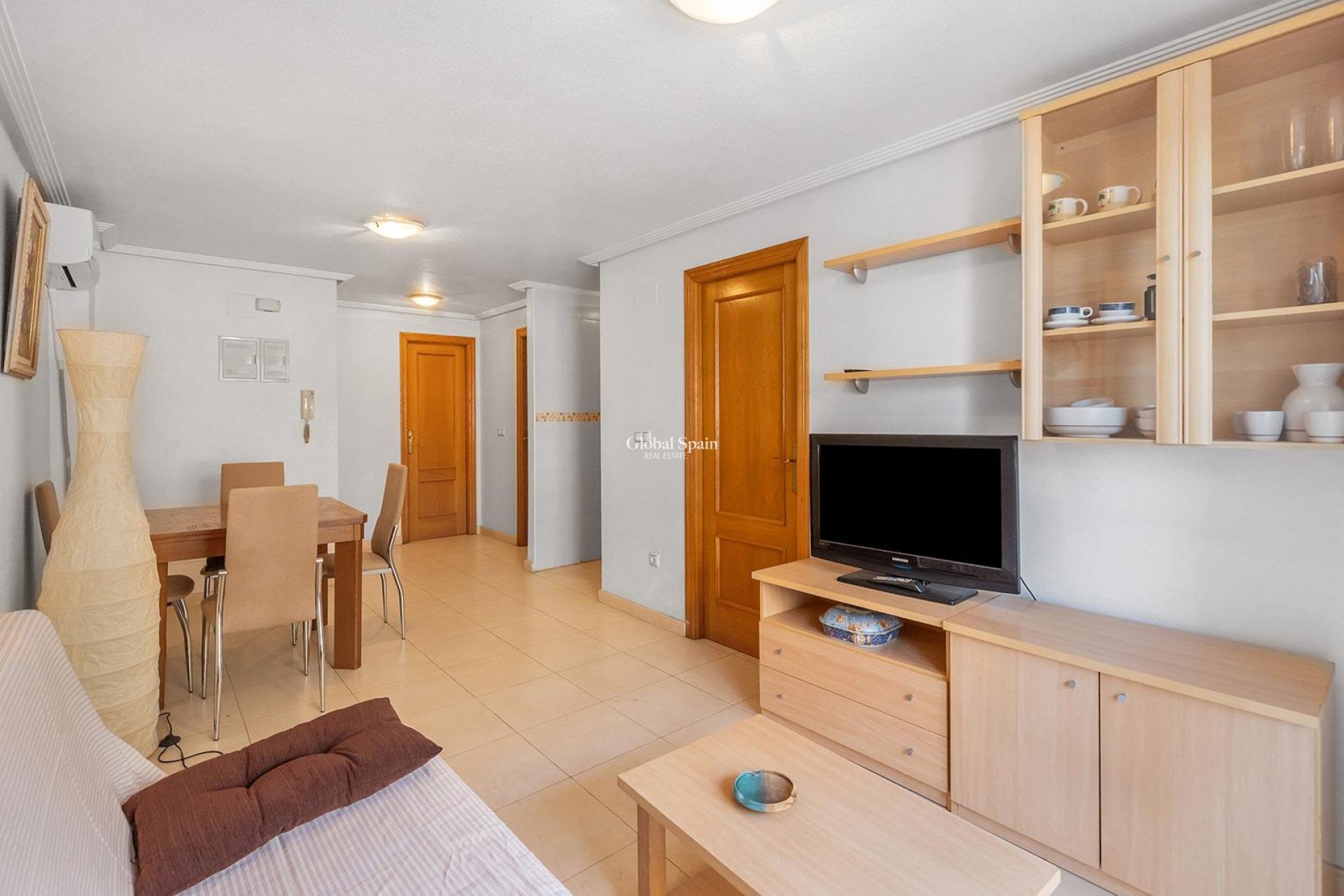 Venta - APARTAMENTO -
TORREVIEJA - Centro