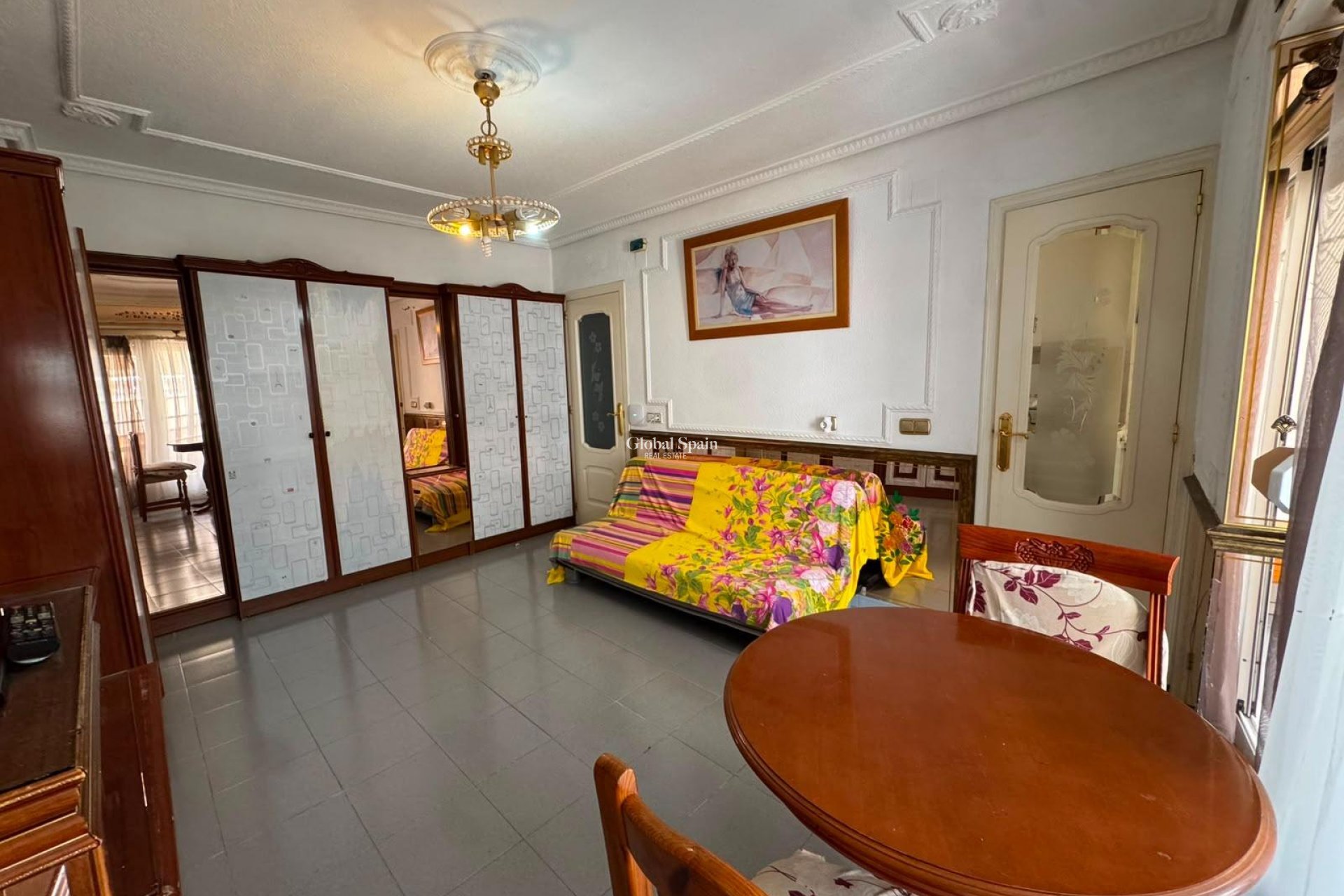 Venta - APARTAMENTO -
TORREVIEJA - Centro
