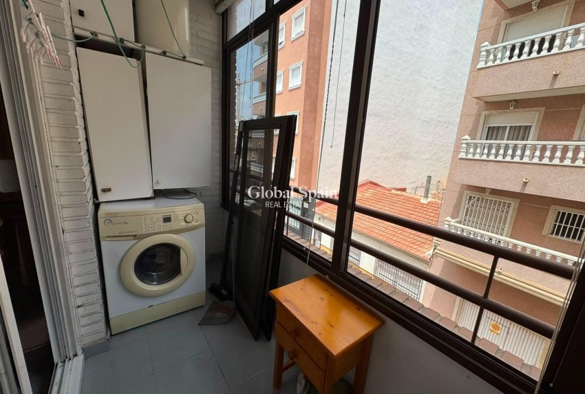 Venta - APARTAMENTO -
TORREVIEJA - Centro