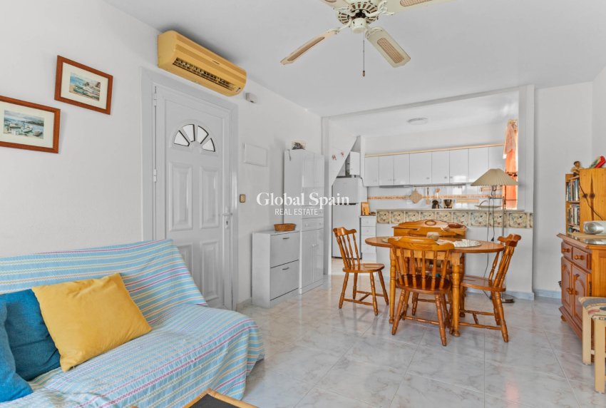 Venta - APARTAMENTO -
TORREVIEJA - Costa Blanca