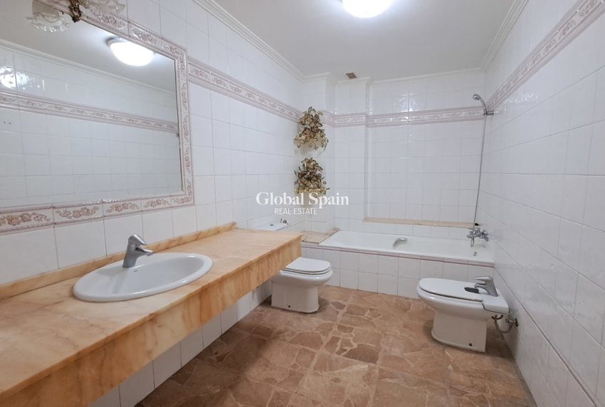Venta - APARTAMENTO -
TORREVIEJA - Costa Blanca