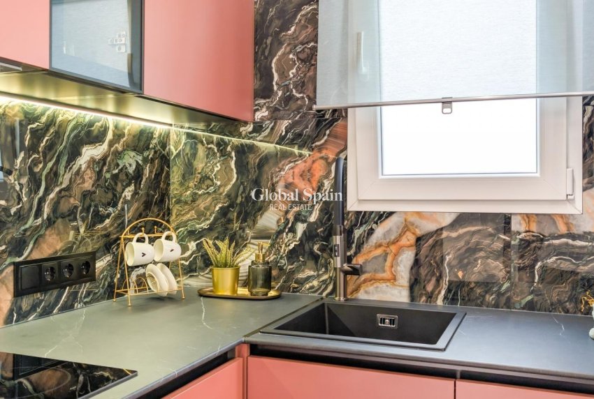 Venta - APARTAMENTO -
TORREVIEJA - Costa Blanca