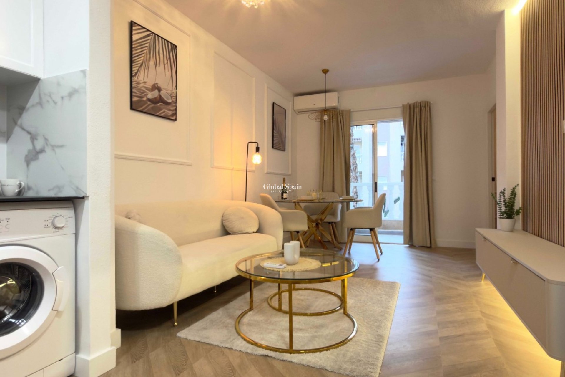 Venta - APARTAMENTO -
TORREVIEJA - Costa Blanca