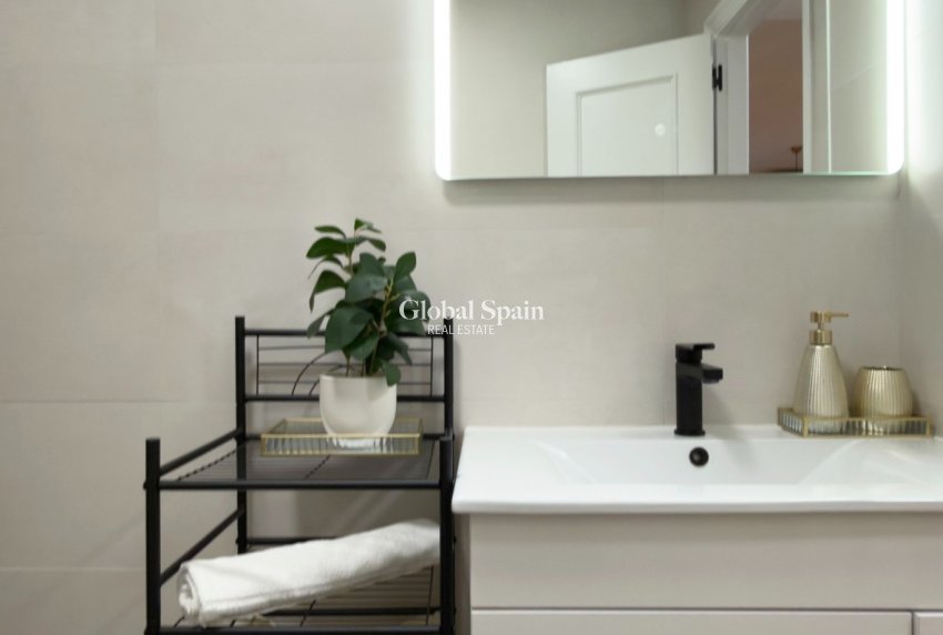 Venta - APARTAMENTO -
TORREVIEJA - Costa Blanca