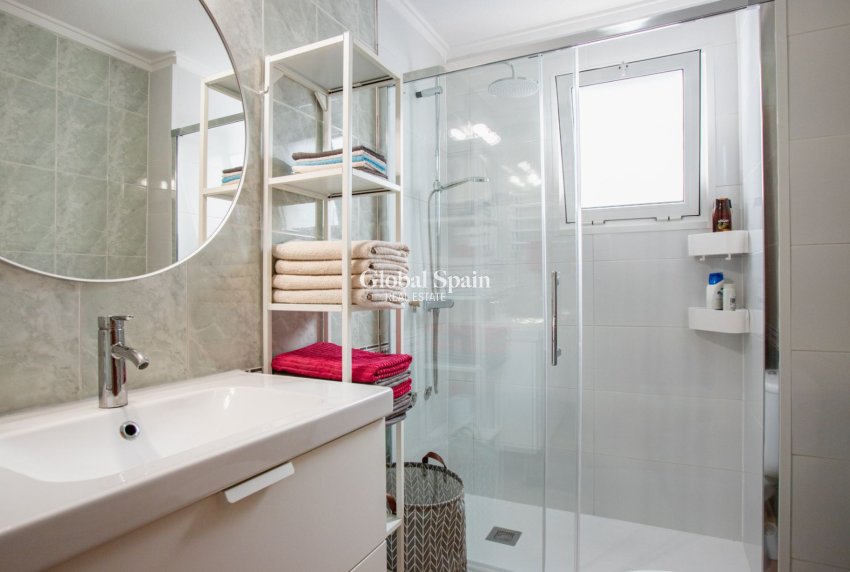 Venta - APARTAMENTO -
TORREVIEJA - Costa Blanca