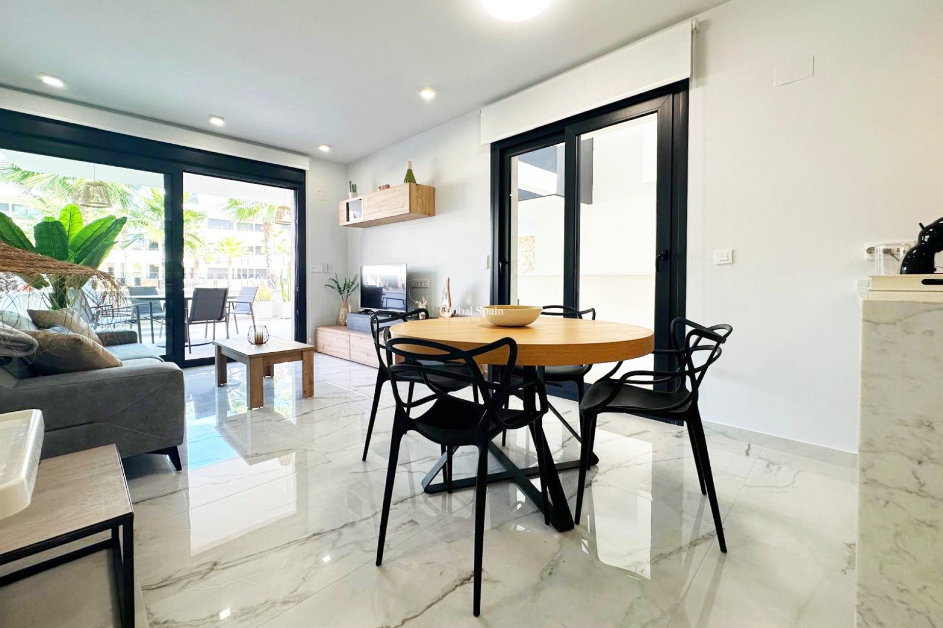 Venta - APARTAMENTO -
TORREVIEJA - Costa Blanca