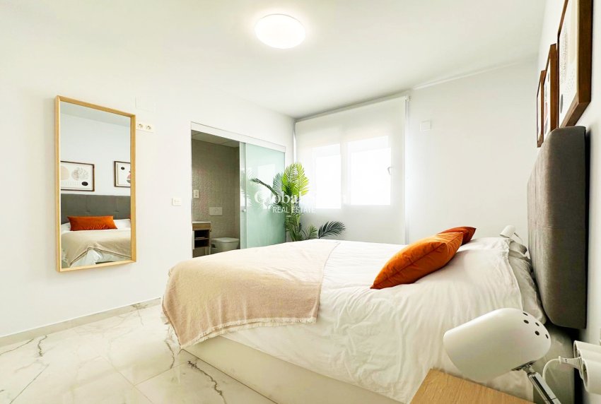 Venta - APARTAMENTO -
TORREVIEJA - Costa Blanca