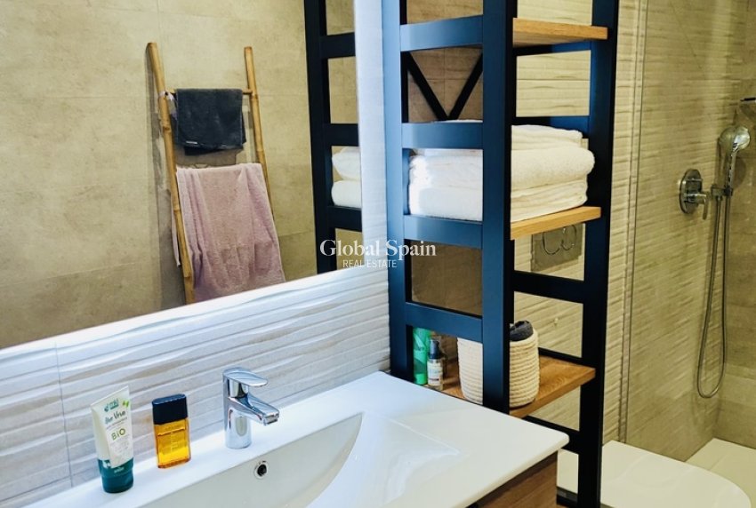 Venta - APARTAMENTO -
TORREVIEJA - Costa Blanca