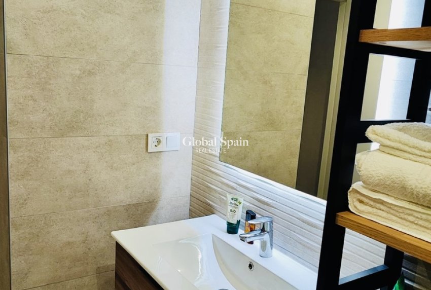 Venta - APARTAMENTO -
TORREVIEJA - Costa Blanca