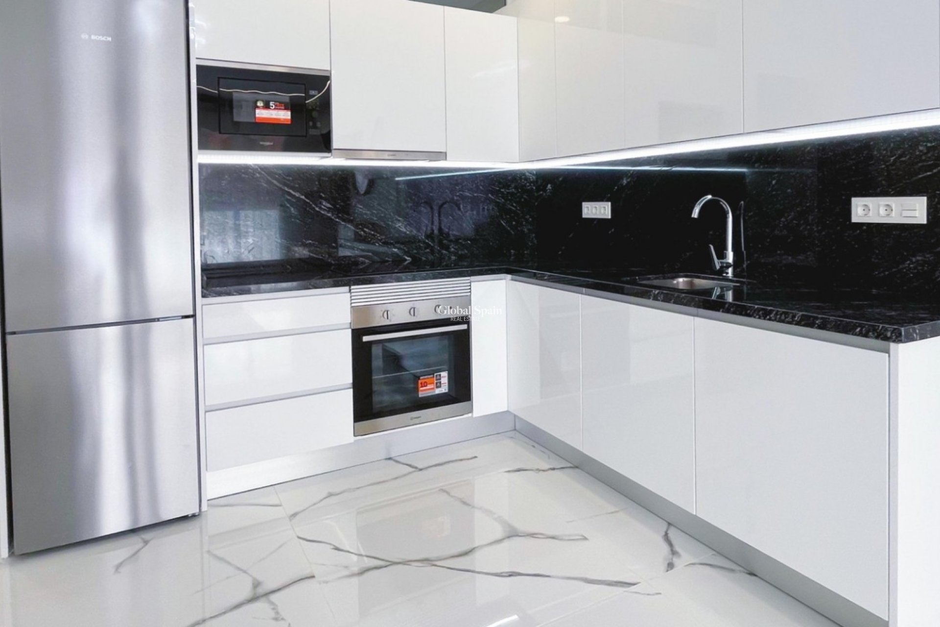 Venta - APARTAMENTO -
TORREVIEJA - Costa Blanca