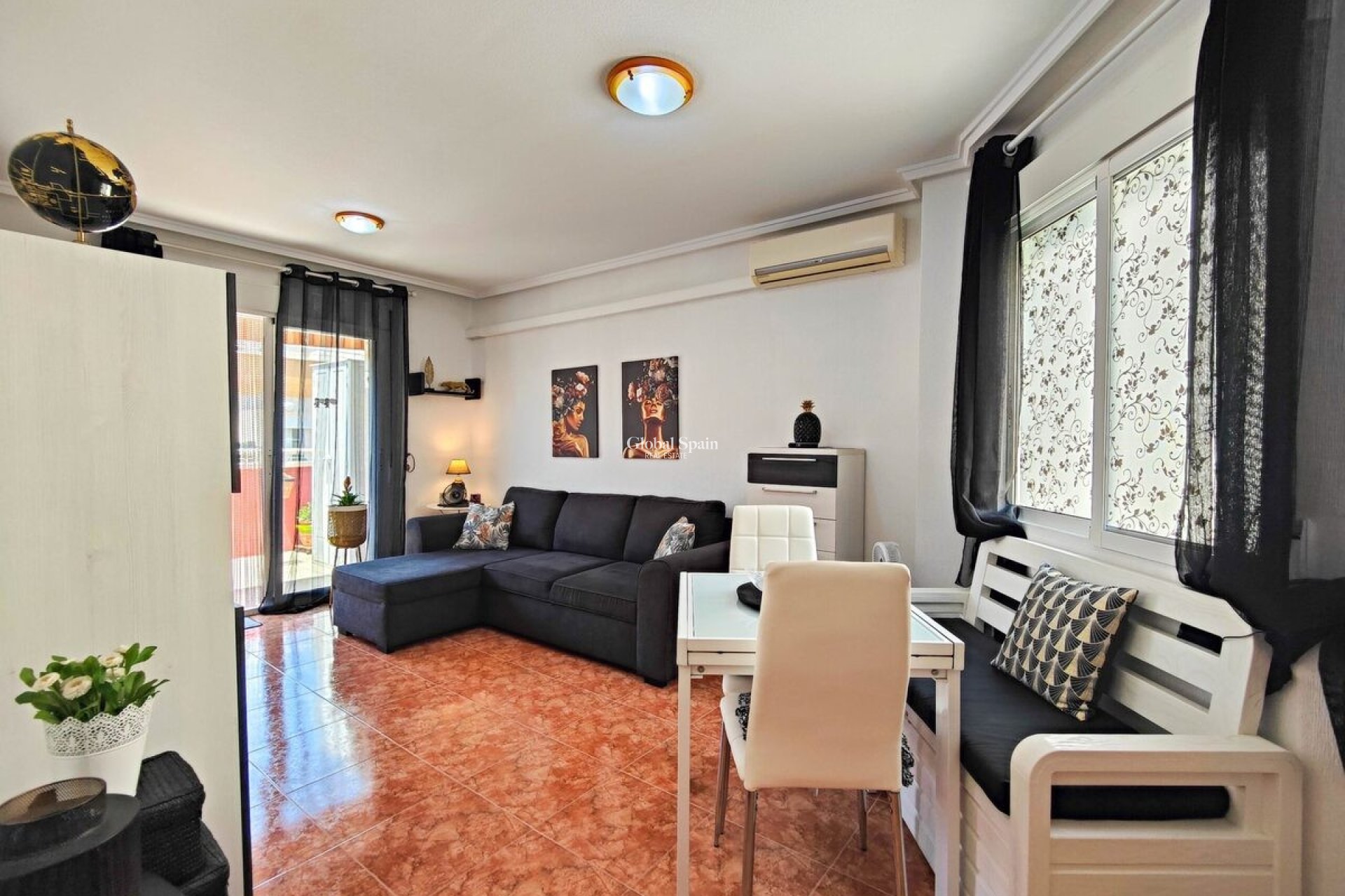 Venta - APARTAMENTO -
TORREVIEJA - Costa Blanca