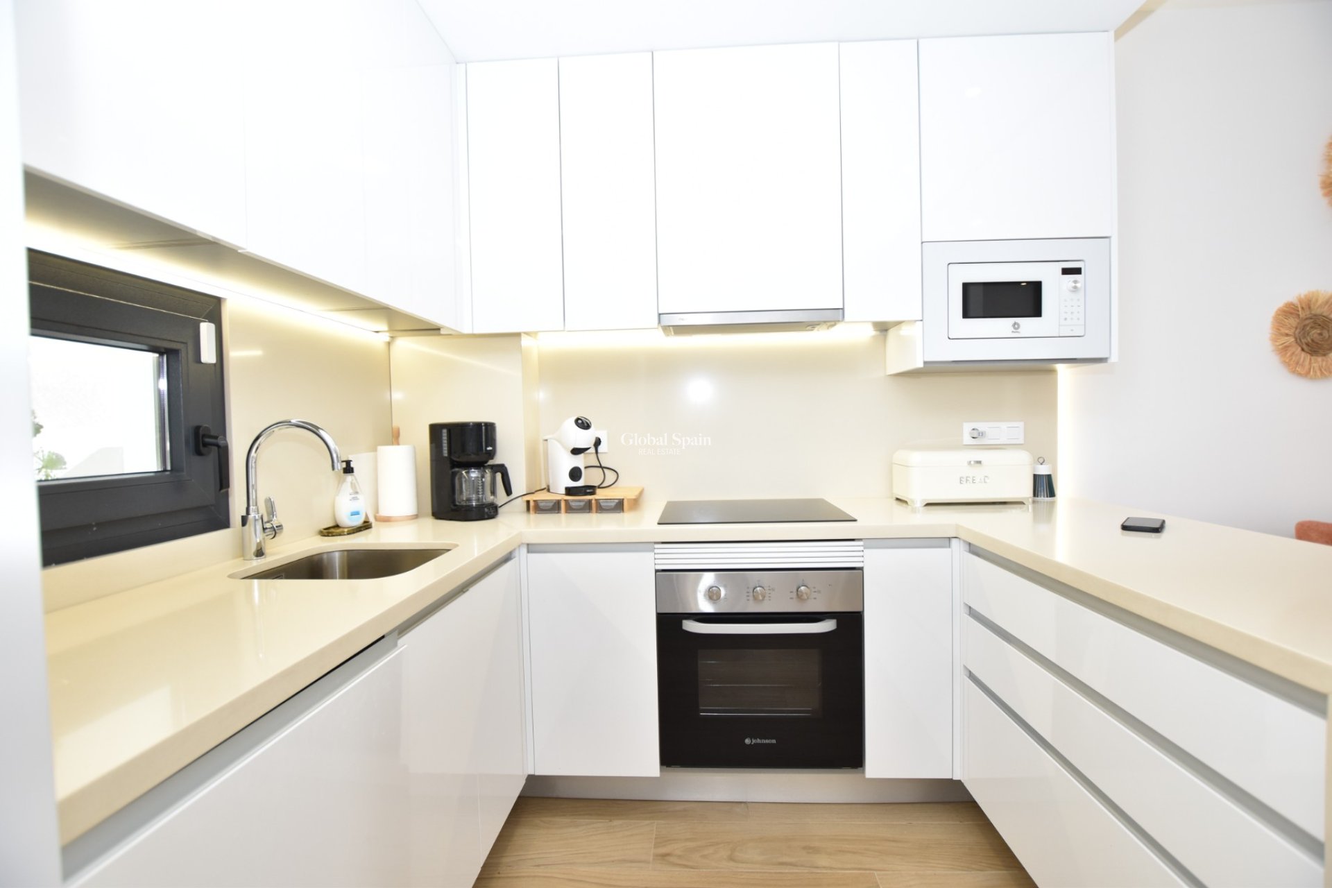 Venta - APARTAMENTO -
TORREVIEJA - Costa Blanca