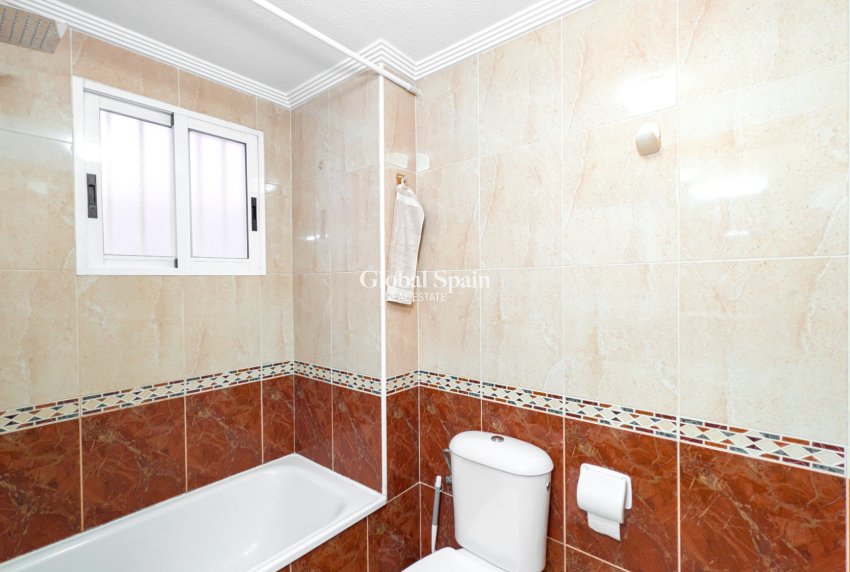 Venta - APARTAMENTO -
TORREVIEJA - Costa Blanca