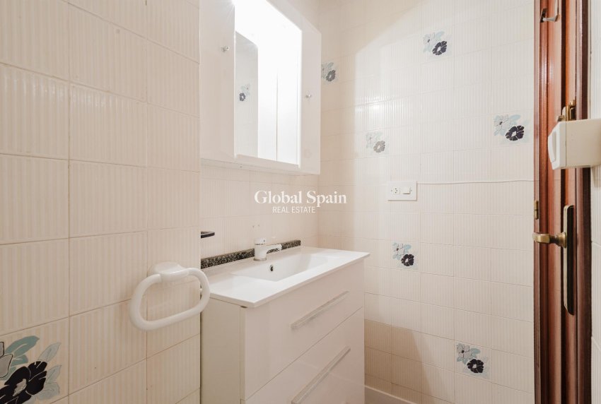 Venta - APARTAMENTO -
TORREVIEJA - Costa Blanca