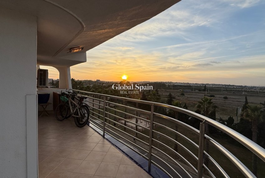 Venta - APARTAMENTO -
TORREVIEJA - Costa Blanca