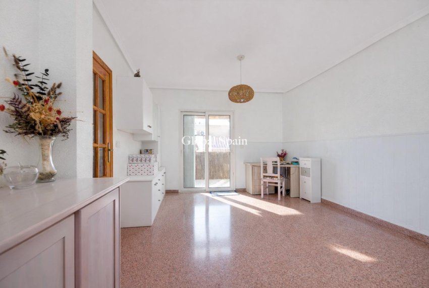 Venta - APARTAMENTO -
TORREVIEJA - Costa Blanca