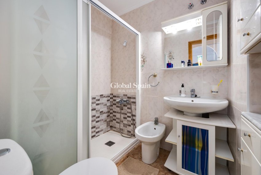 Venta - APARTAMENTO -
TORREVIEJA - Costa Blanca