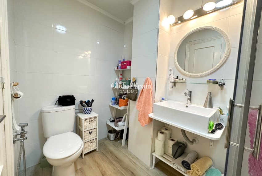 Venta - APARTAMENTO -
TORREVIEJA - Costa Blanca