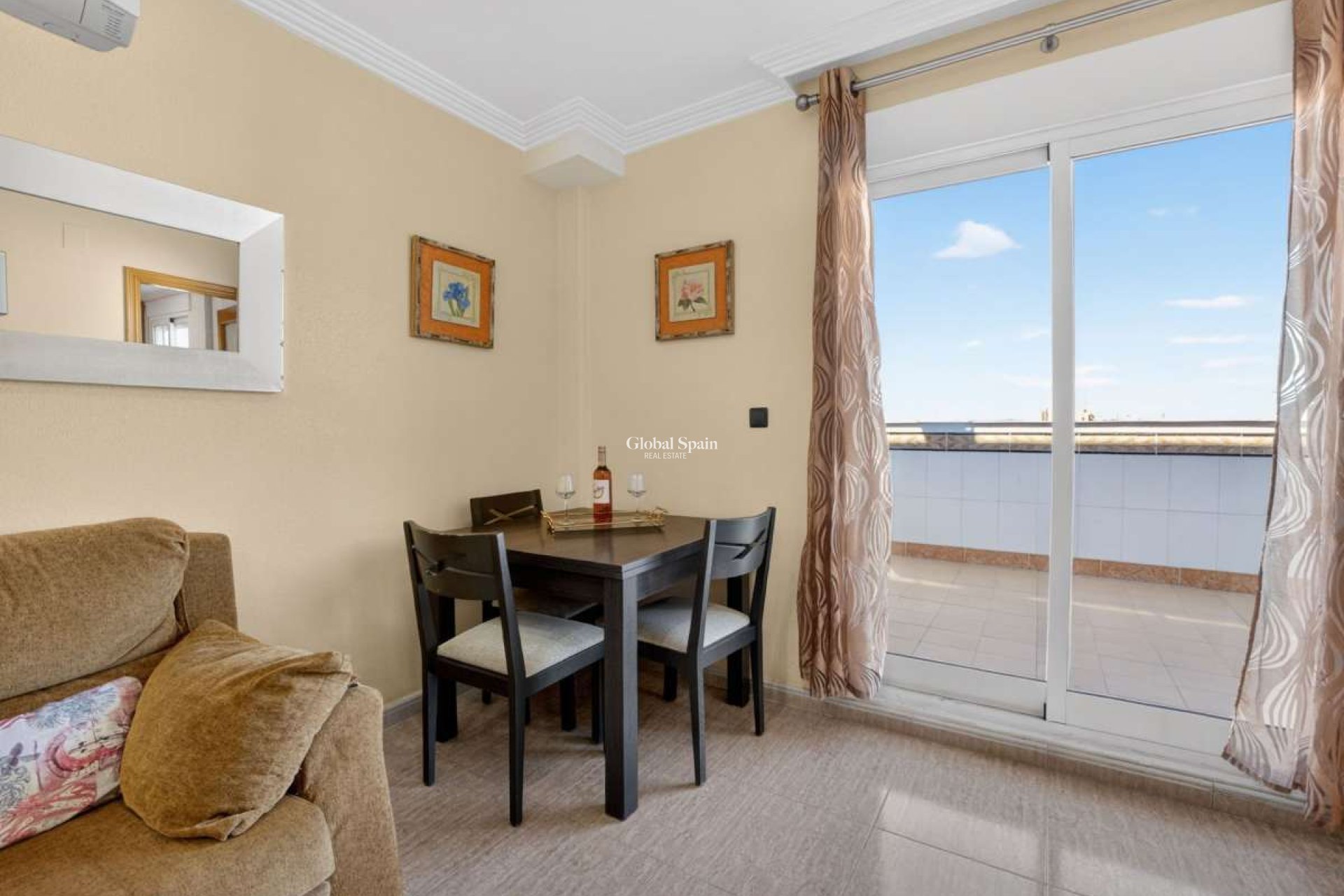 Venta - APARTAMENTO -
TORREVIEJA - Costa Blanca
