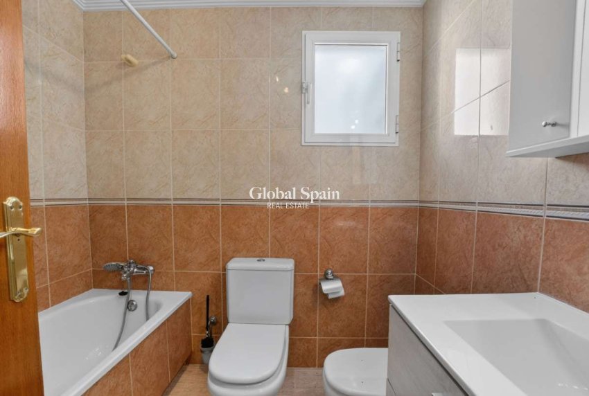 Venta - APARTAMENTO -
TORREVIEJA - Costa Blanca