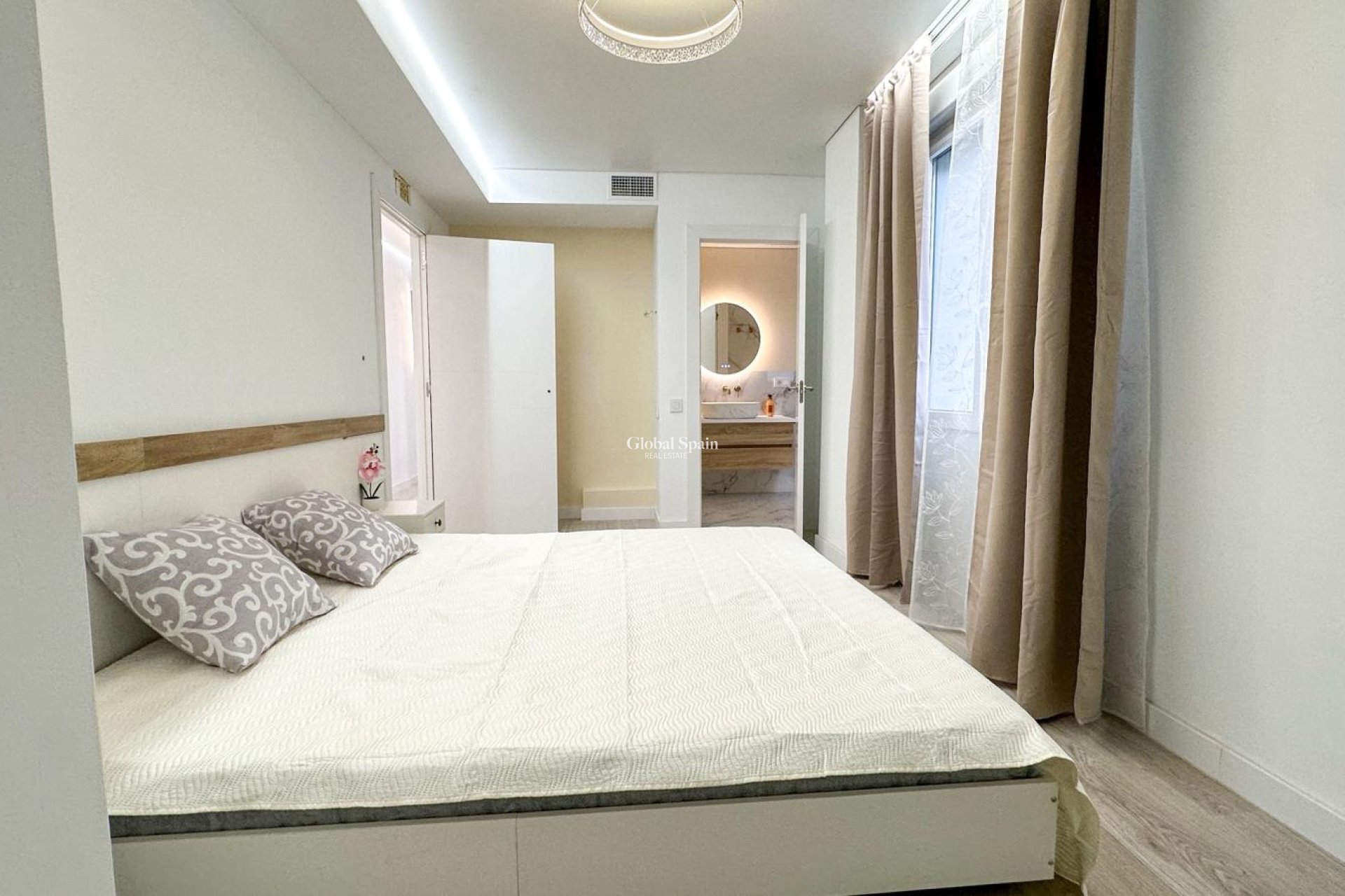 Venta - APARTAMENTO -
TORREVIEJA - Costa Blanca