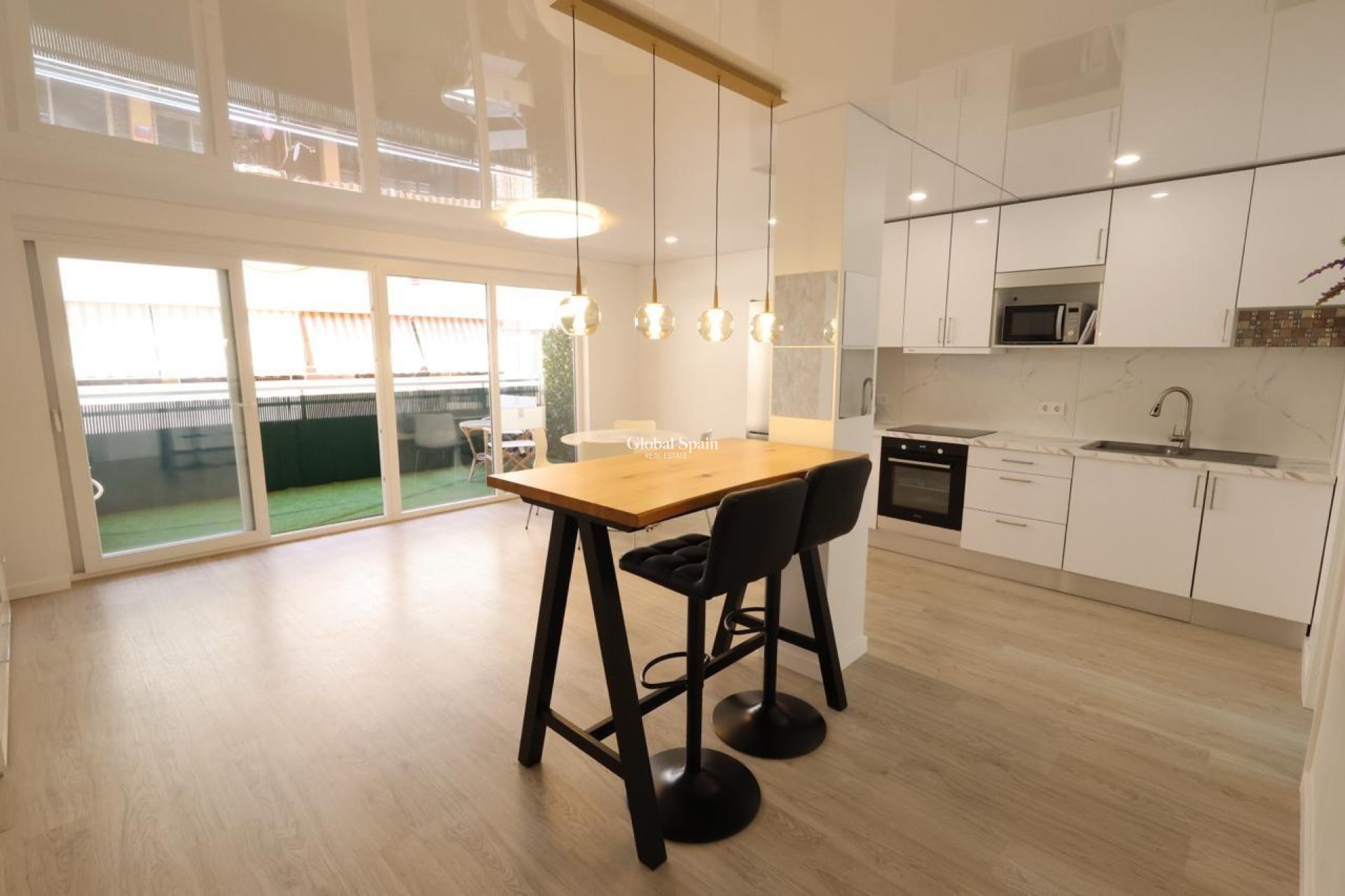Venta - APARTAMENTO -
TORREVIEJA - Costa Blanca