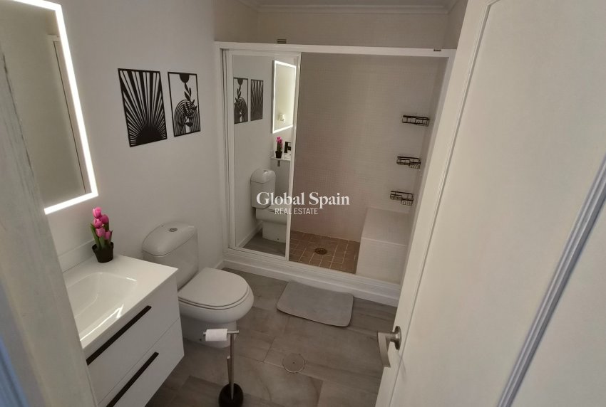 Venta - APARTAMENTO -
TORREVIEJA - Costa Blanca