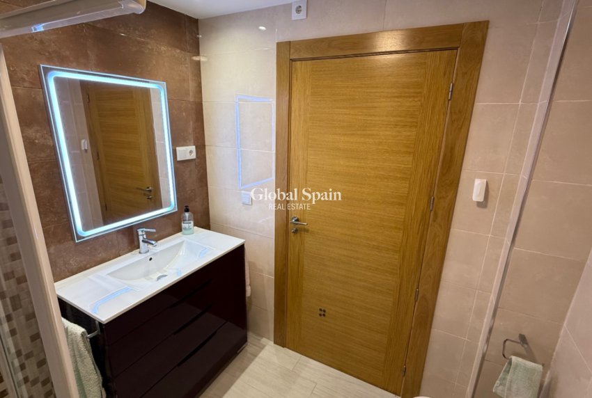 Venta - APARTAMENTO -
TORREVIEJA - Costa Blanca