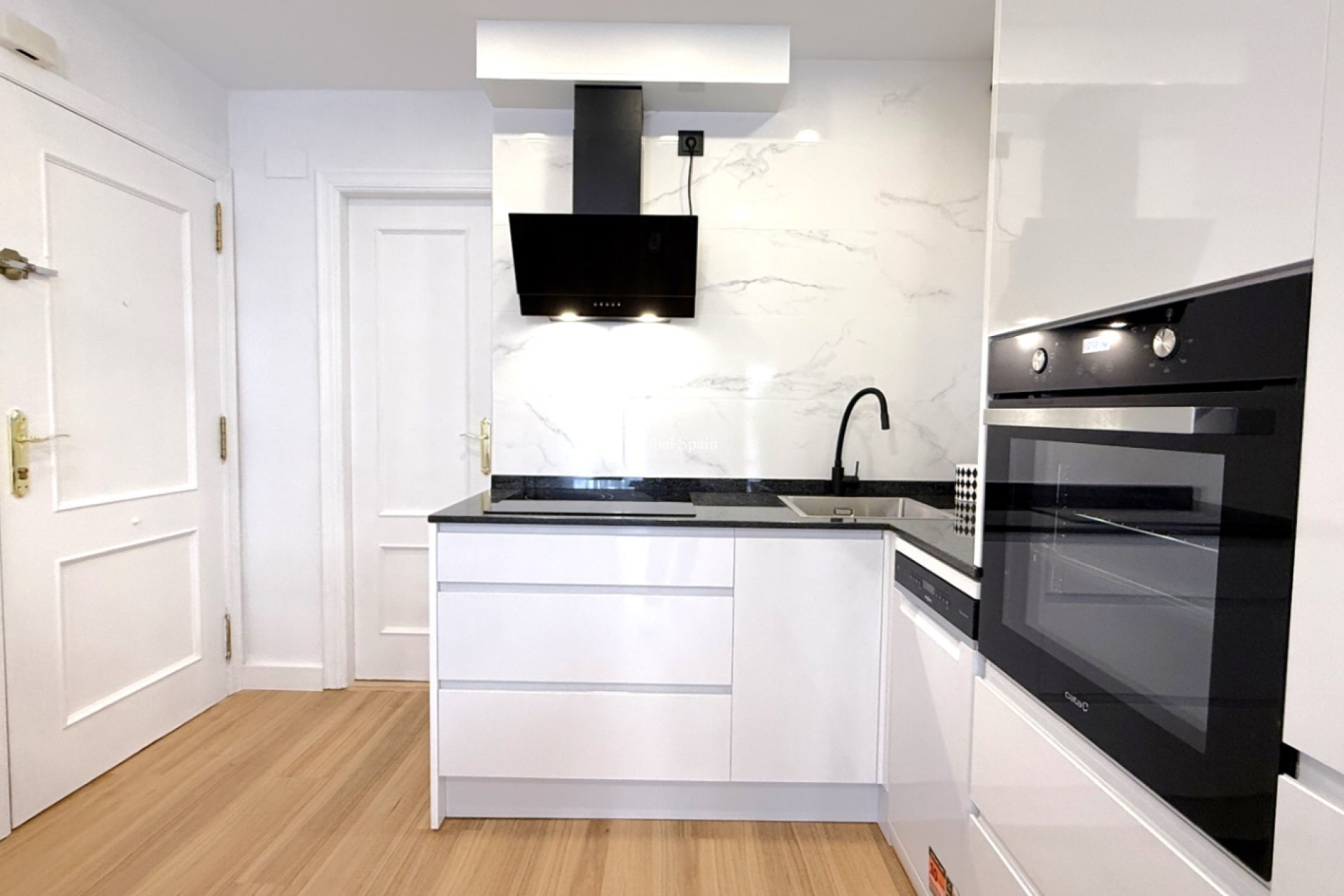 Venta - APARTAMENTO -
TORREVIEJA - Costa Blanca