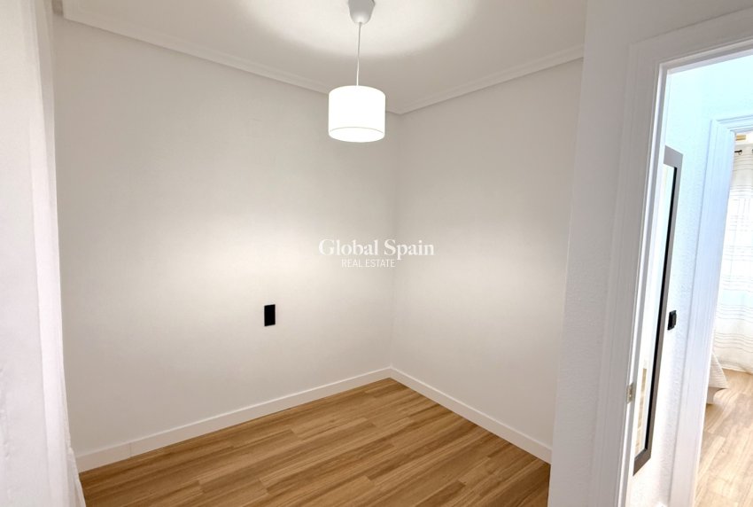 Venta - APARTAMENTO -
TORREVIEJA - Costa Blanca