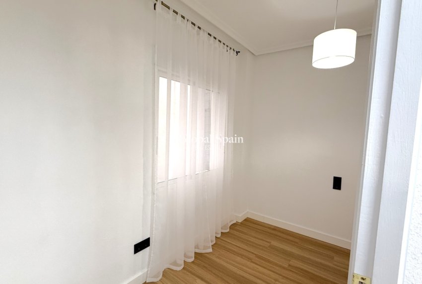 Venta - APARTAMENTO -
TORREVIEJA - Costa Blanca