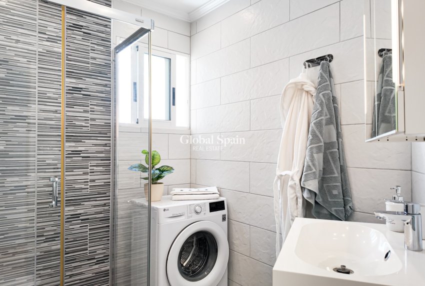 Venta - APARTAMENTO -
TORREVIEJA - Costa Blanca