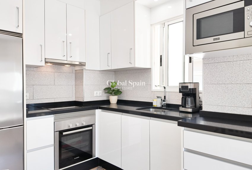 Venta - APARTAMENTO -
TORREVIEJA - Costa Blanca