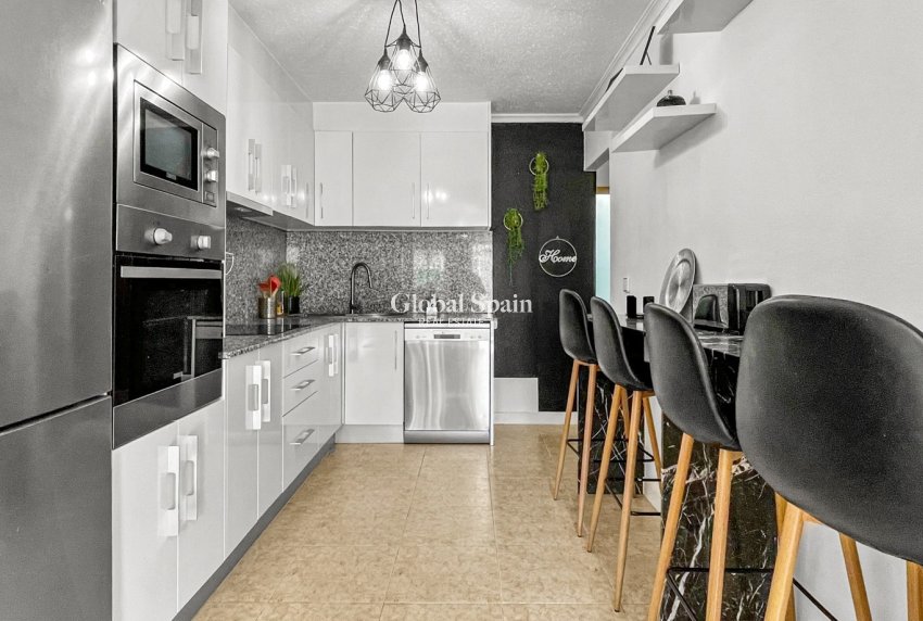 Venta - APARTAMENTO -
TORREVIEJA - Costa Blanca