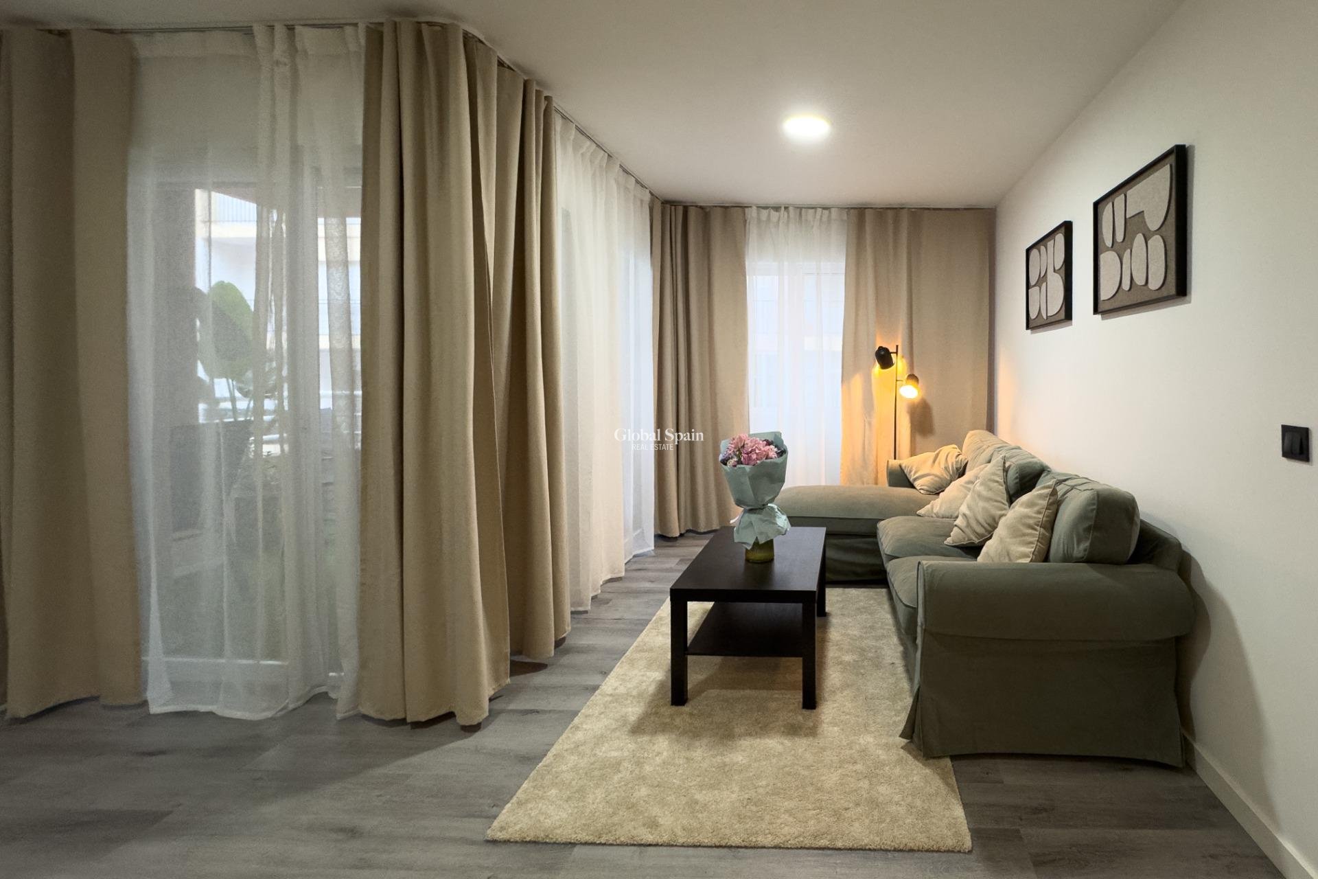 Venta - APARTAMENTO -
TORREVIEJA - Curva Del Palangre