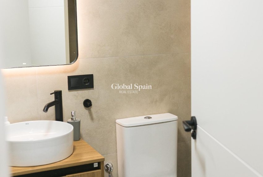 Venta - APARTAMENTO -
TORREVIEJA - Curva Del Palangre