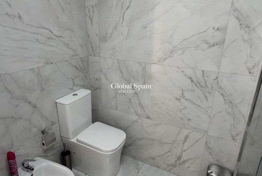 Venta - APARTAMENTO -
TORREVIEJA - Curva Del Palangre
