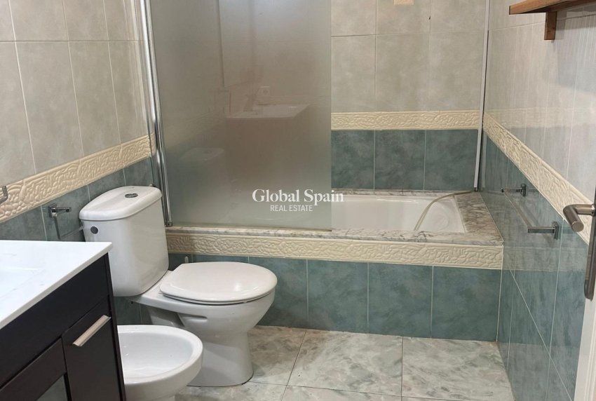 Venta - APARTAMENTO -
TORREVIEJA - El Acequión - Los Náufragos