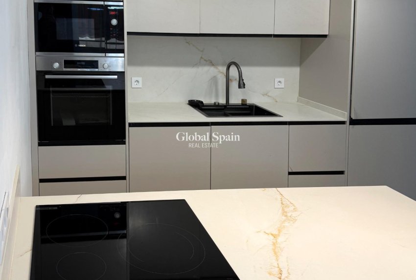 Venta - APARTAMENTO -
TORREVIEJA - El Acequión - Los Náufragos
