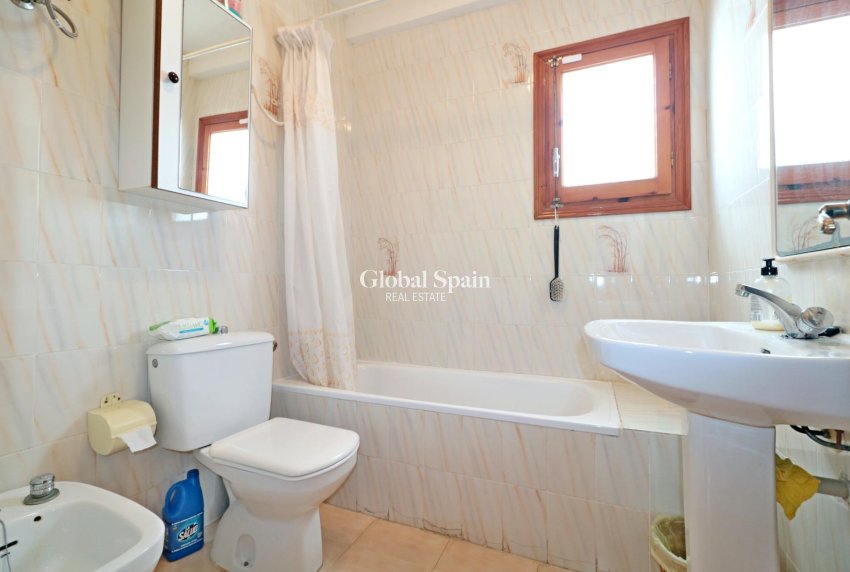 Venta - APARTAMENTO -
TORREVIEJA - El Acequión - Los Náufragos
