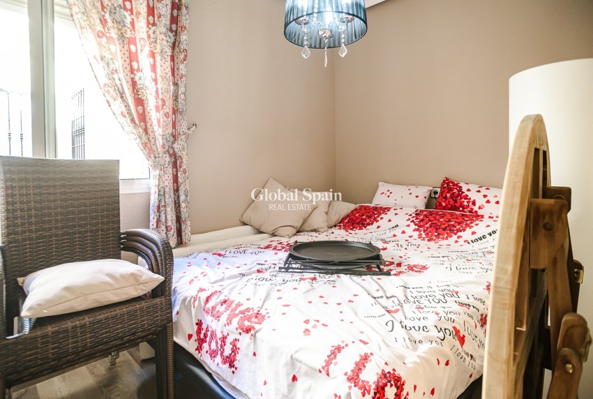 Venta - APARTAMENTO -
TORREVIEJA - El Chaparral