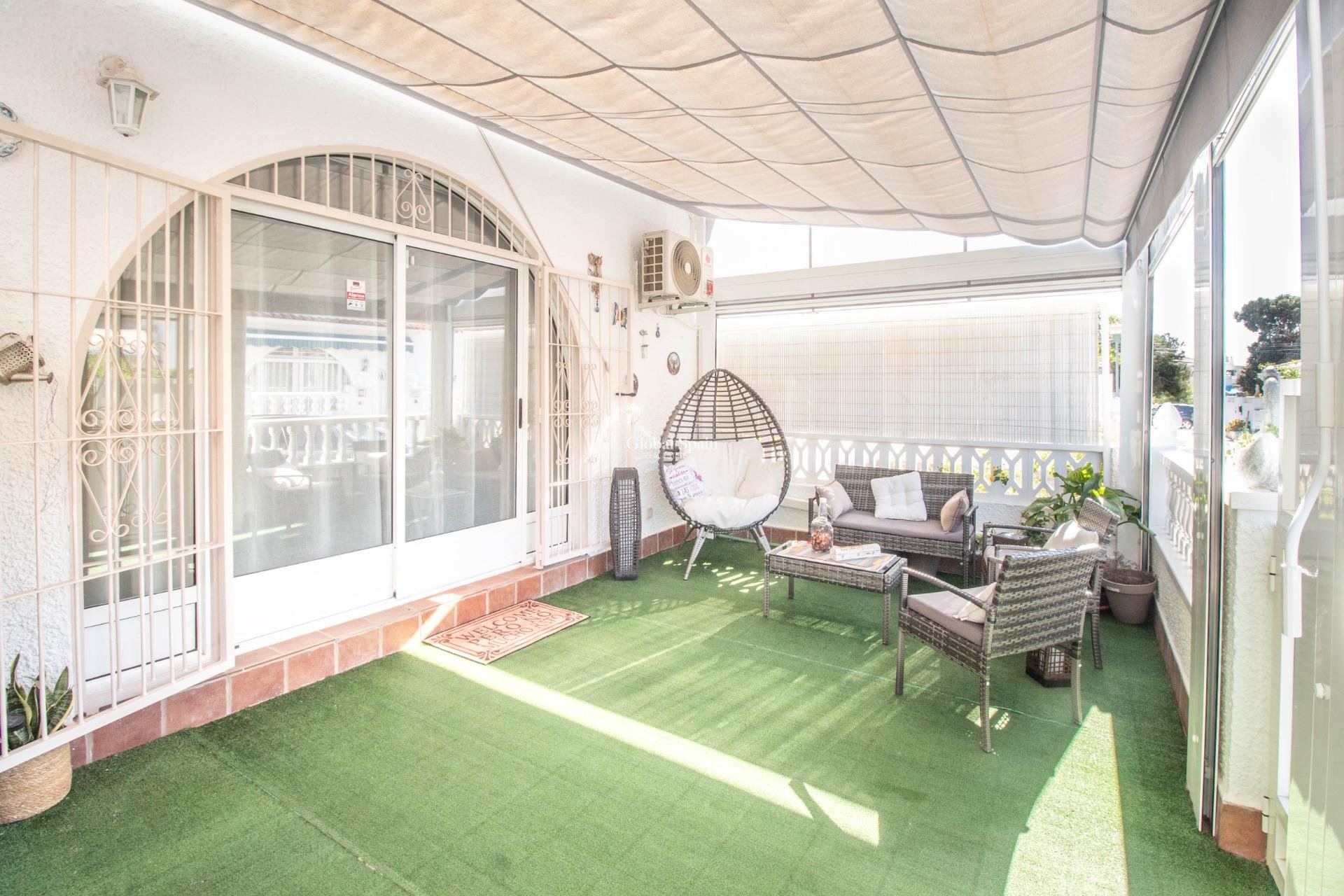 Venta - APARTAMENTO -
TORREVIEJA - El chaparral